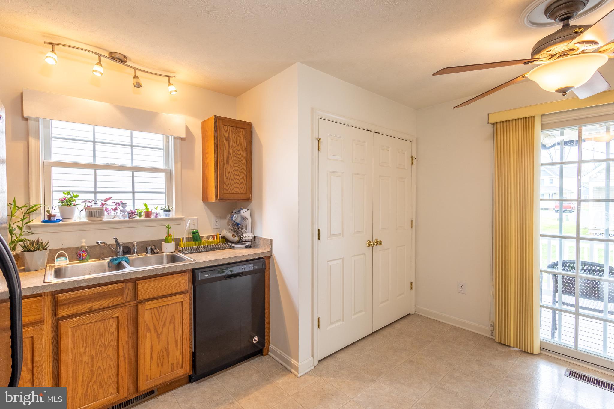 CLASSIC SHORES - Residential