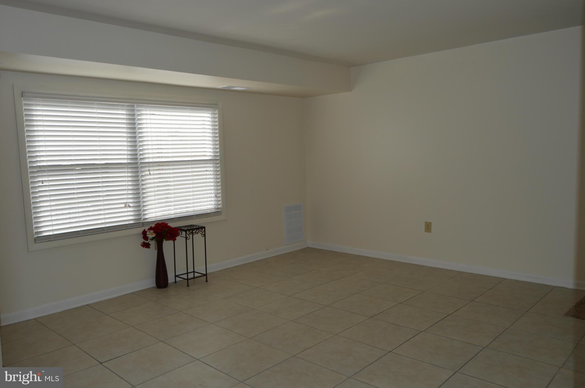 WHISKEY BOTTOM - Residential