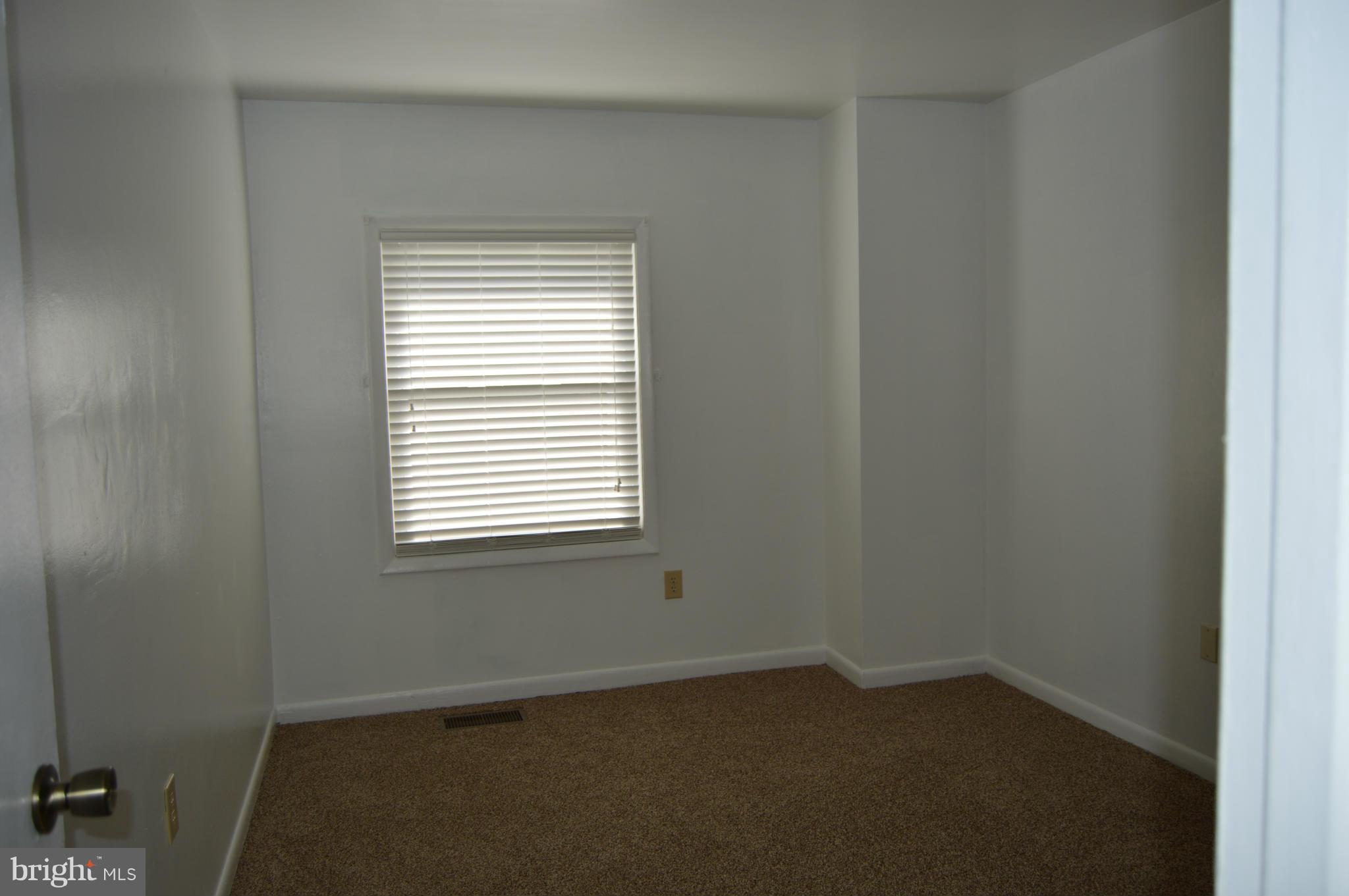 WHISKEY BOTTOM - Residential