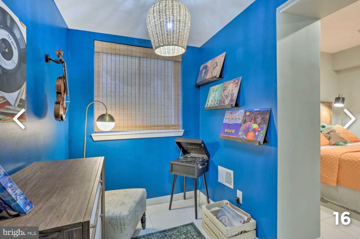 OLDE KENSINGTON - Residential Lease