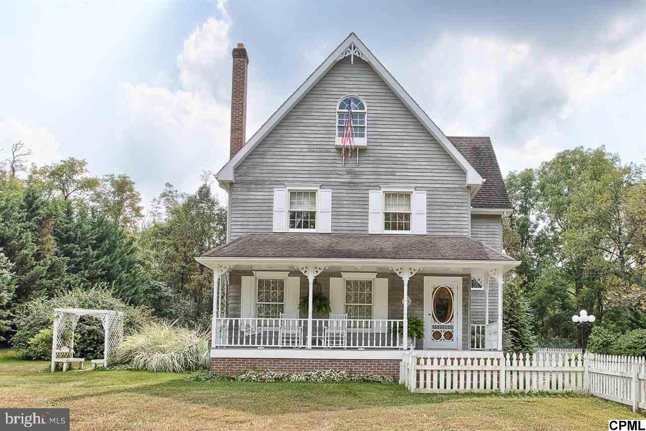 LUXURY COUNTRY LIVING! Huge remodeled kitchen w/GRANITE, MARBLE & STAINLESS STEEL APPLIANCES. Remodeled Master Bath w/WALK-IN CLOSET, GRANITE/TILE, DOUBLE VANITY, heated tile floor. 3 BAY GARAGE; 540 sqft MAN CAVE/WORKSHOP; & 300 sqft LIBRARY/OFFICE. Lower level & full walk-up attic?easily finished. Cedar siding stained beach-house silver/gray. Large fenced yards in quiet neighborhood near trout stream.