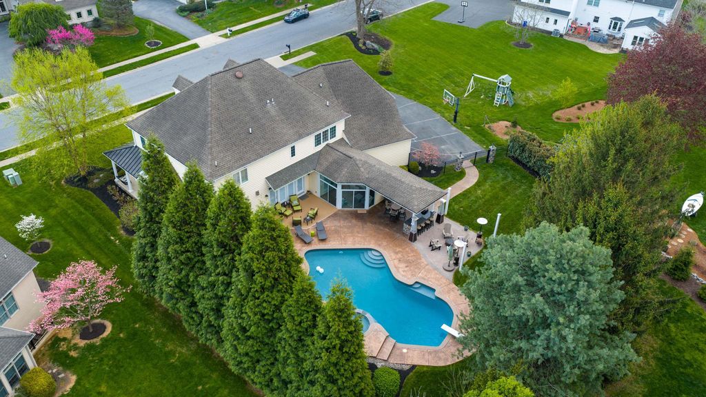 Photo of 517 Wheatfield Drive, LITITZ, PA 17543 (MLS # PALA2086902)