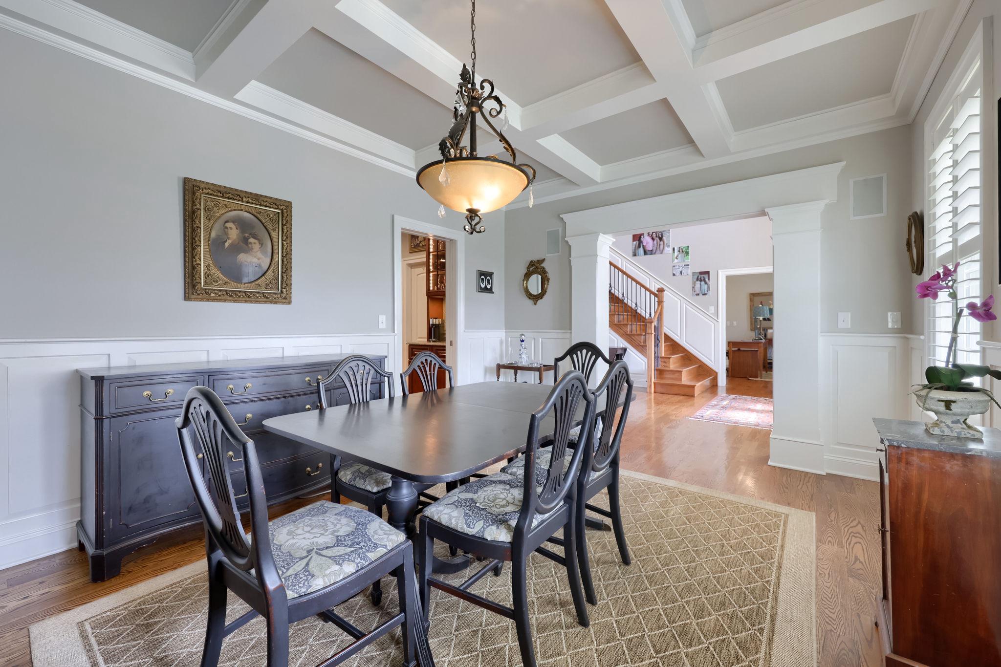 WELLESLEY MANOR - Residential