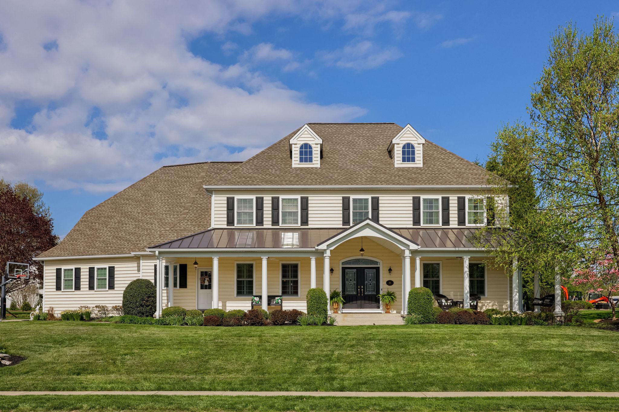 WELLESLEY MANOR - Residential