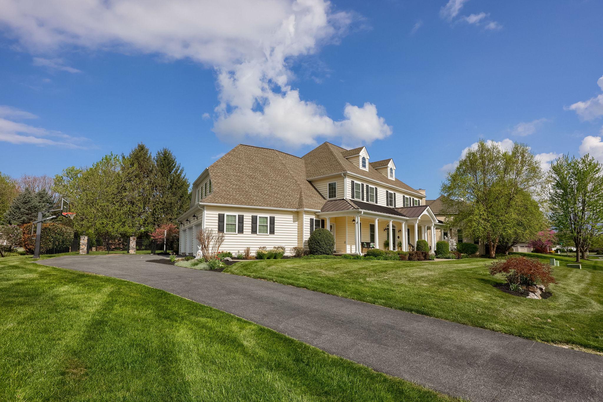 WELLESLEY MANOR - Residential