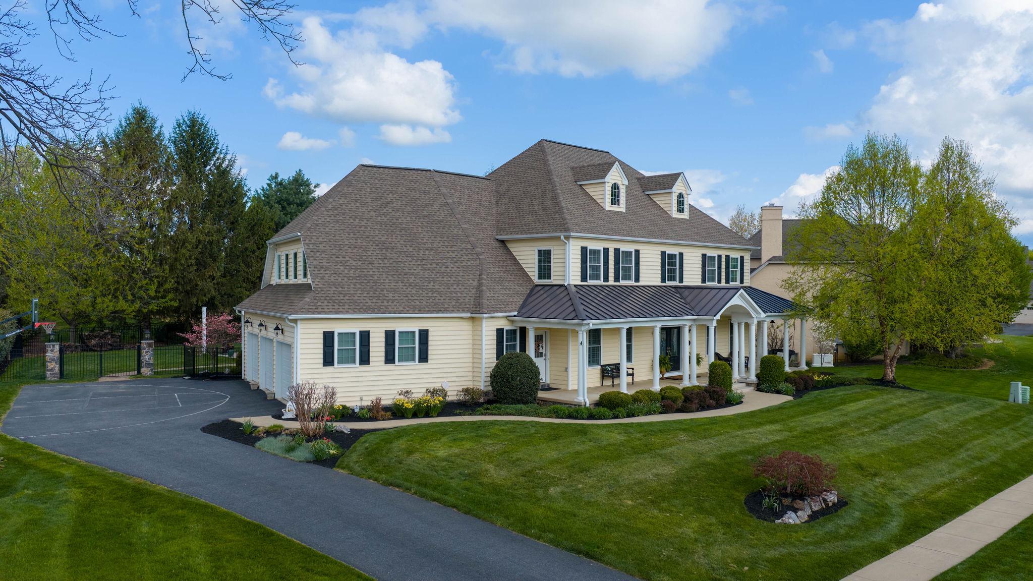 WELLESLEY MANOR - Residential