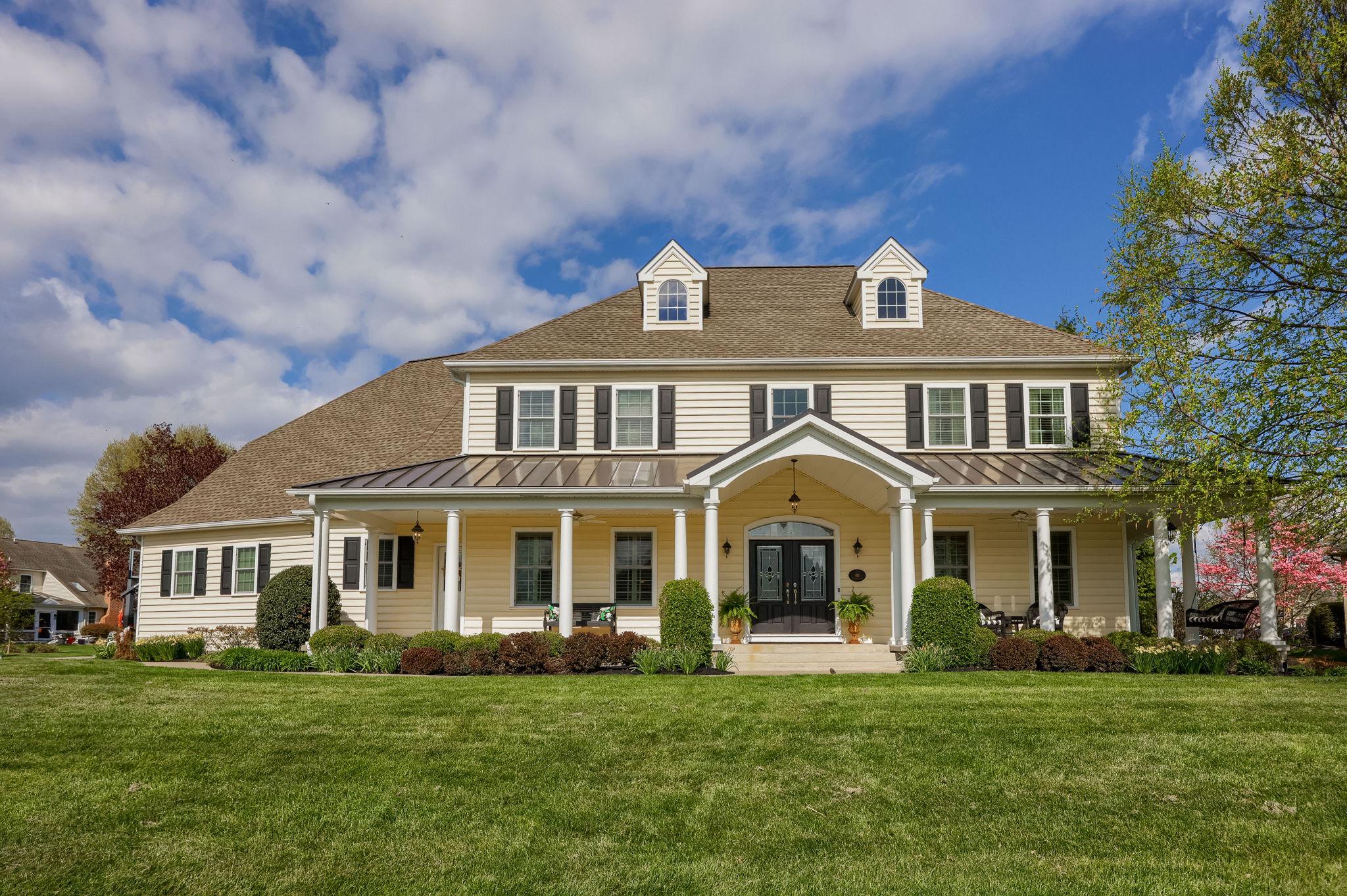 WELLESLEY MANOR - Residential