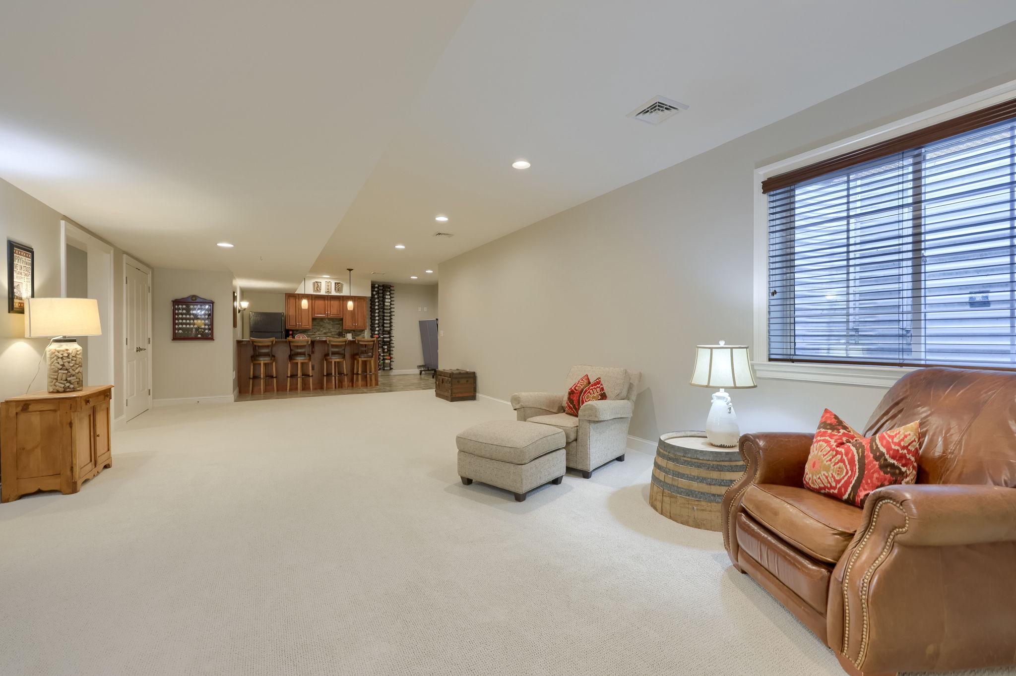 WELLESLEY MANOR - Residential