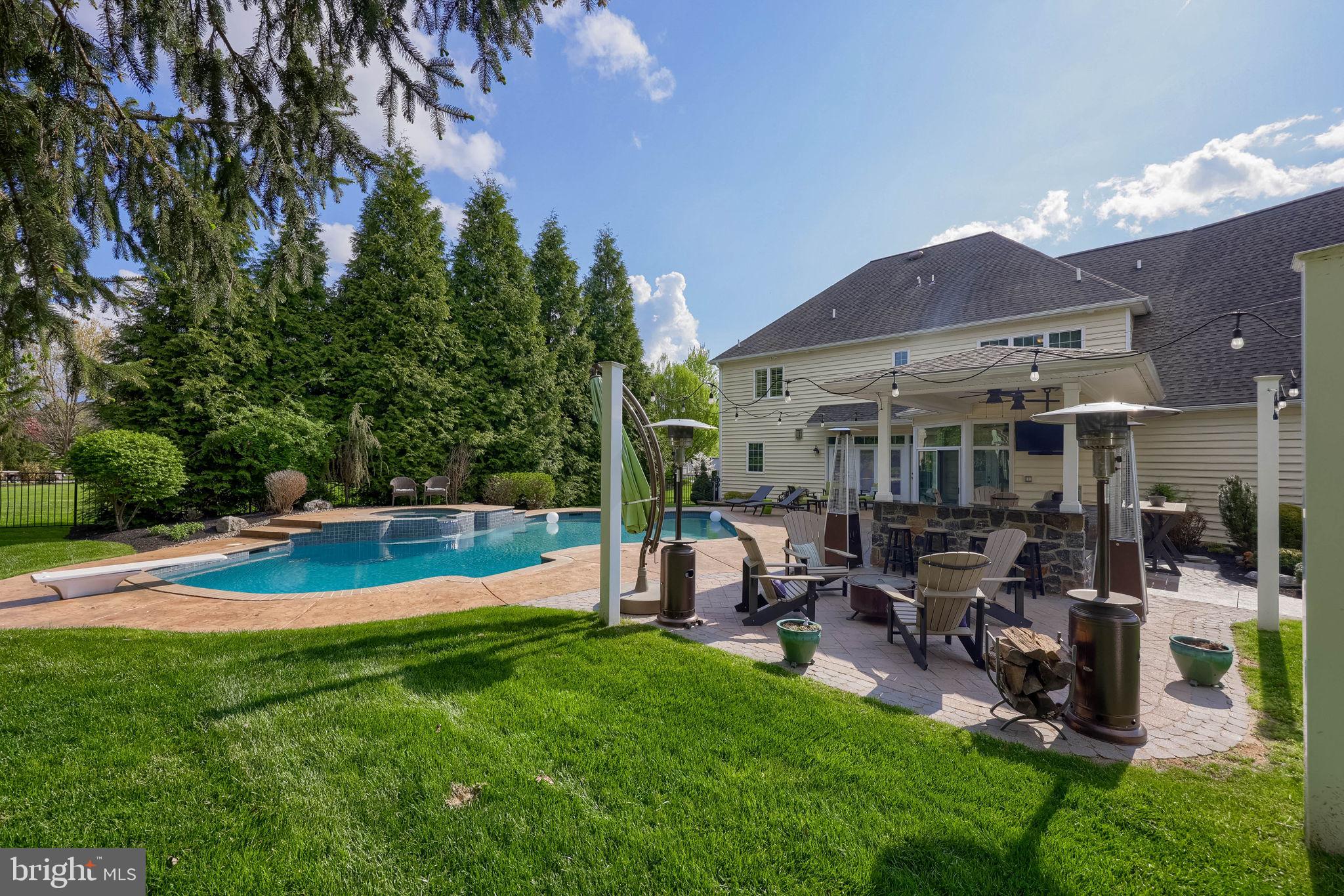 WELLESLEY MANOR - Residential