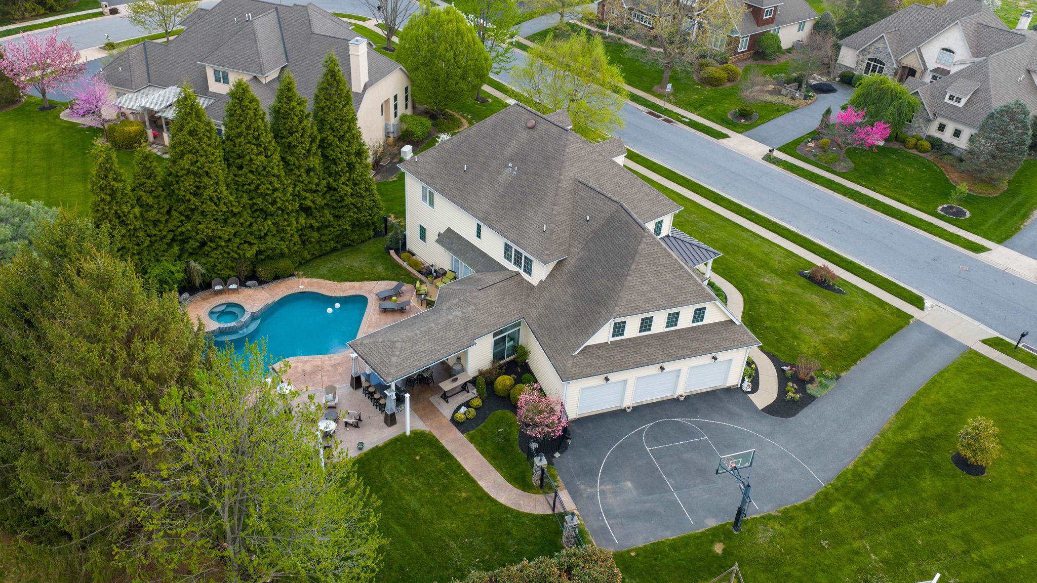 WELLESLEY MANOR - Residential