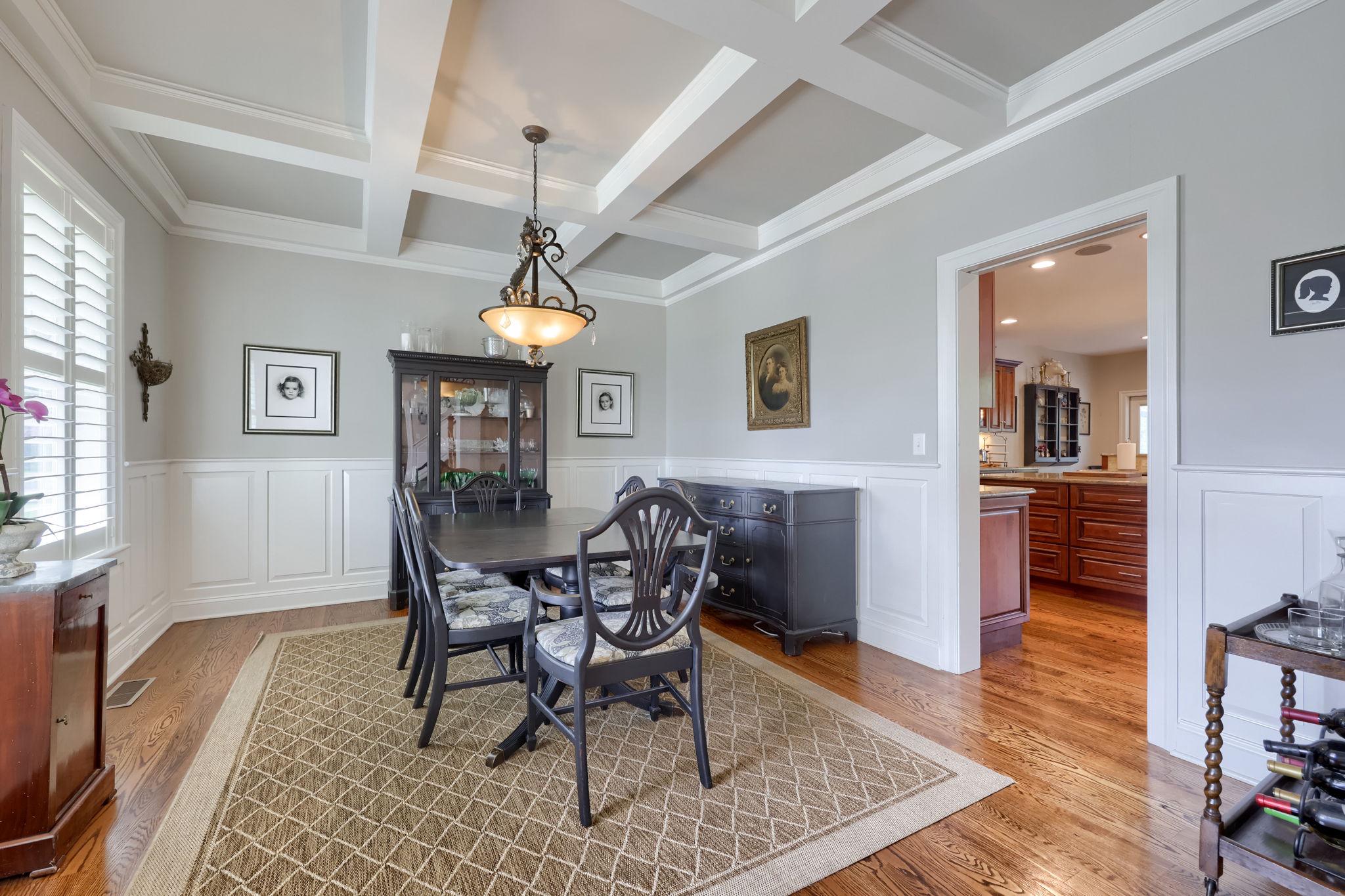 WELLESLEY MANOR - Residential
