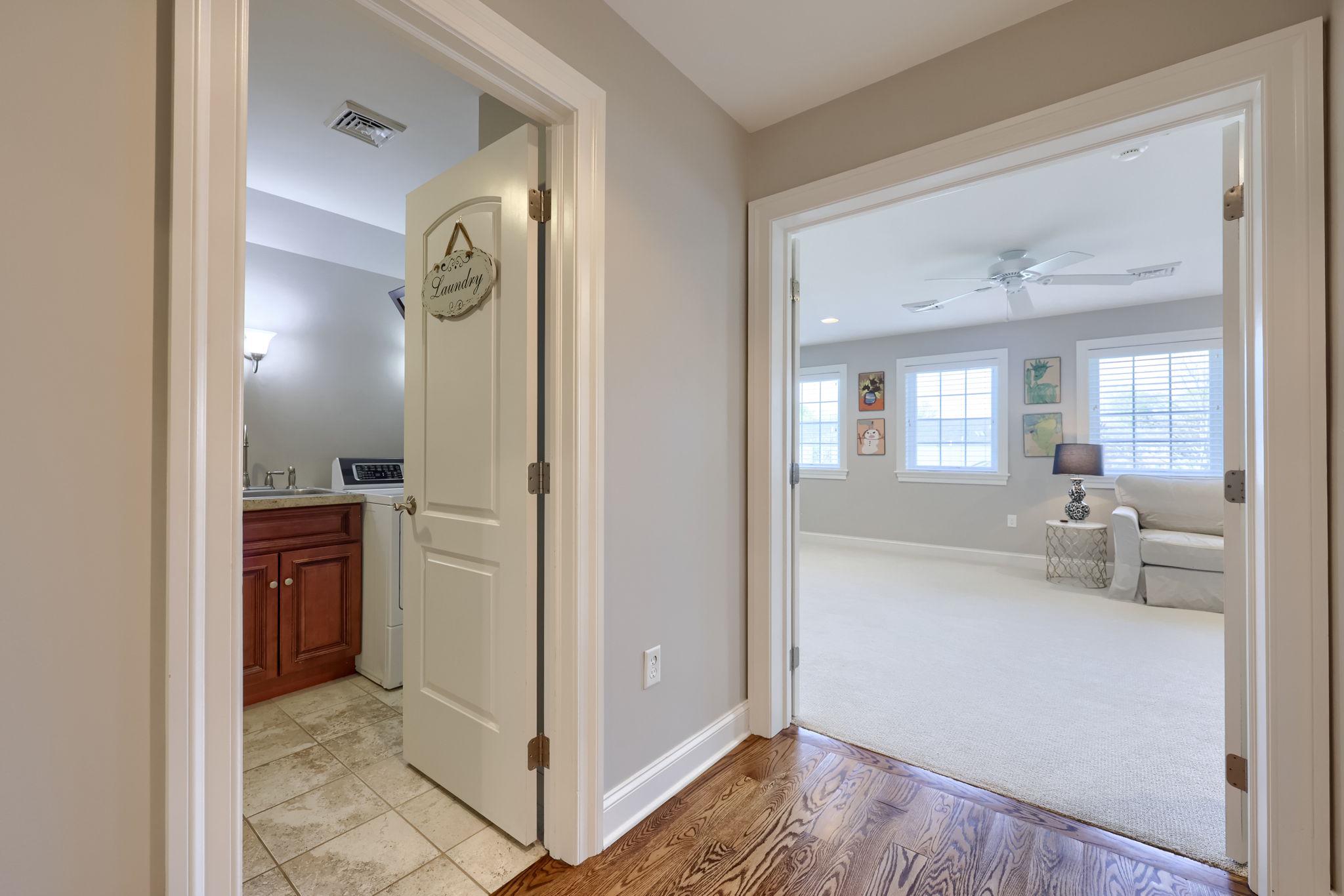 WELLESLEY MANOR - Residential