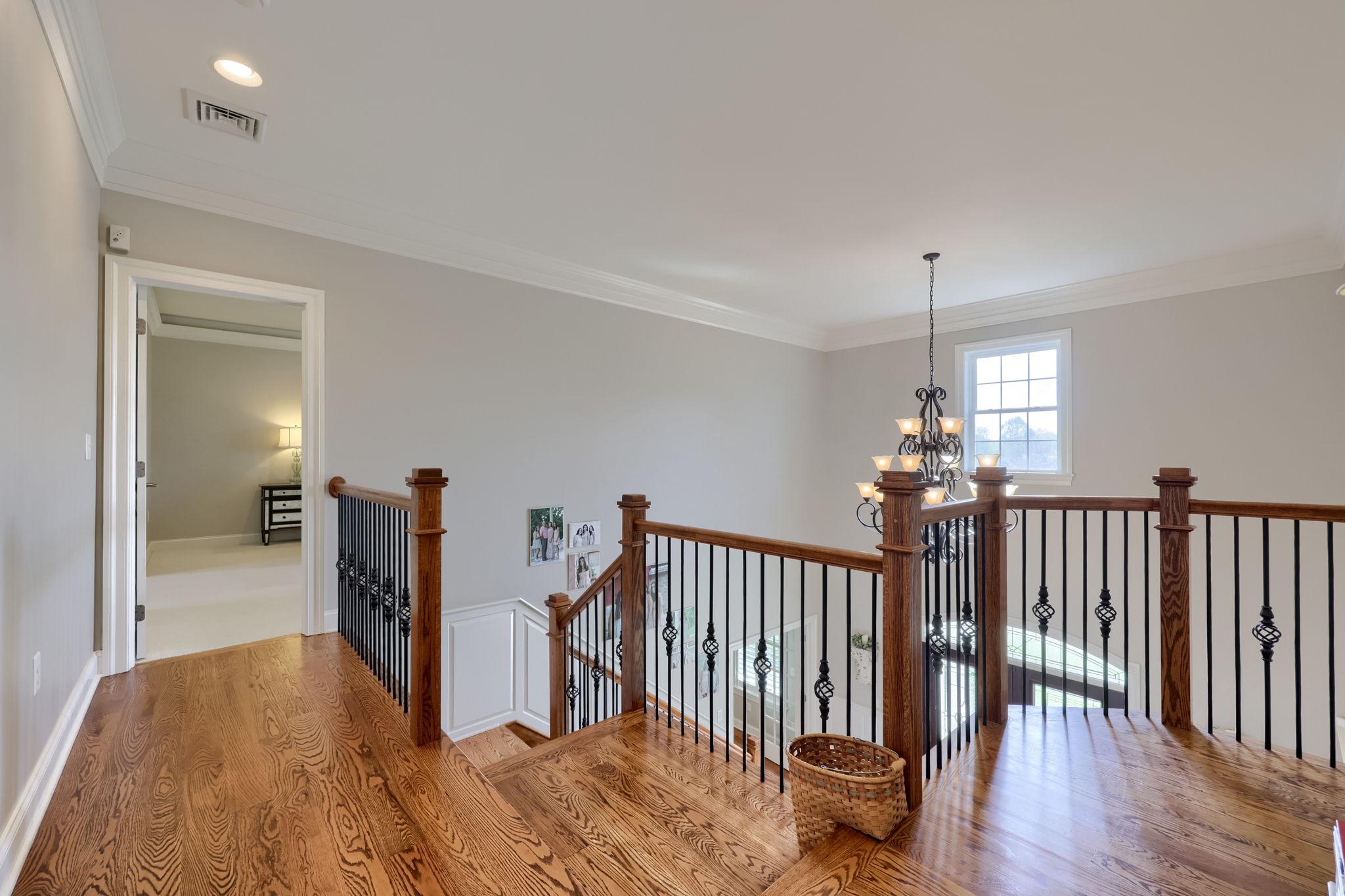 WELLESLEY MANOR - Residential