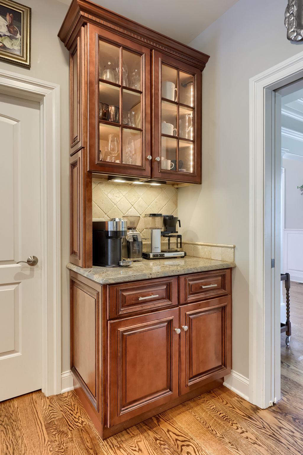 WELLESLEY MANOR - Residential