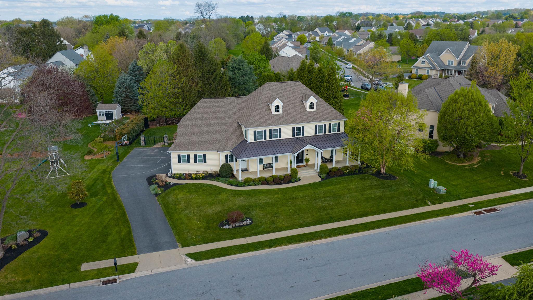 WELLESLEY MANOR - Residential