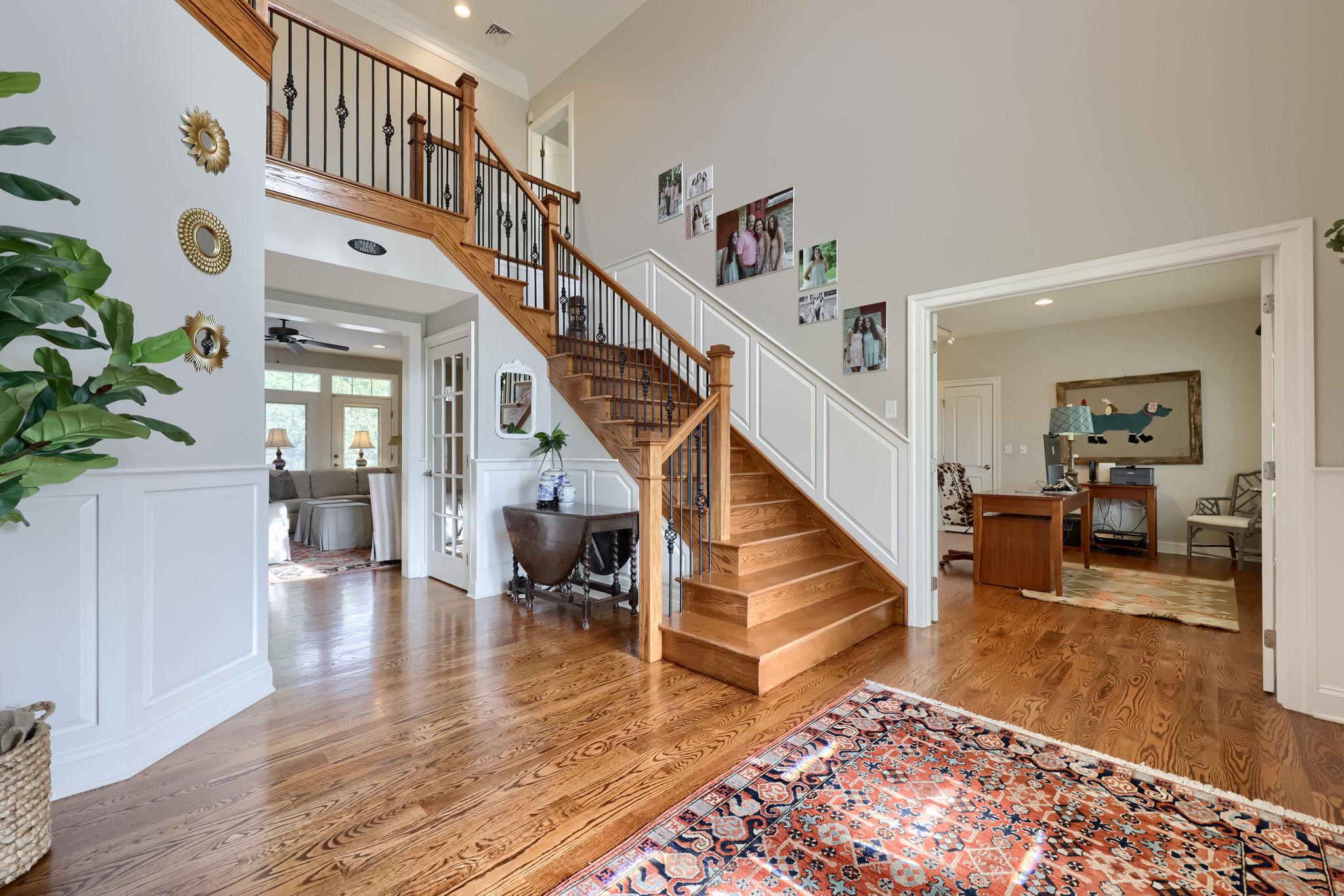 WELLESLEY MANOR - Residential
