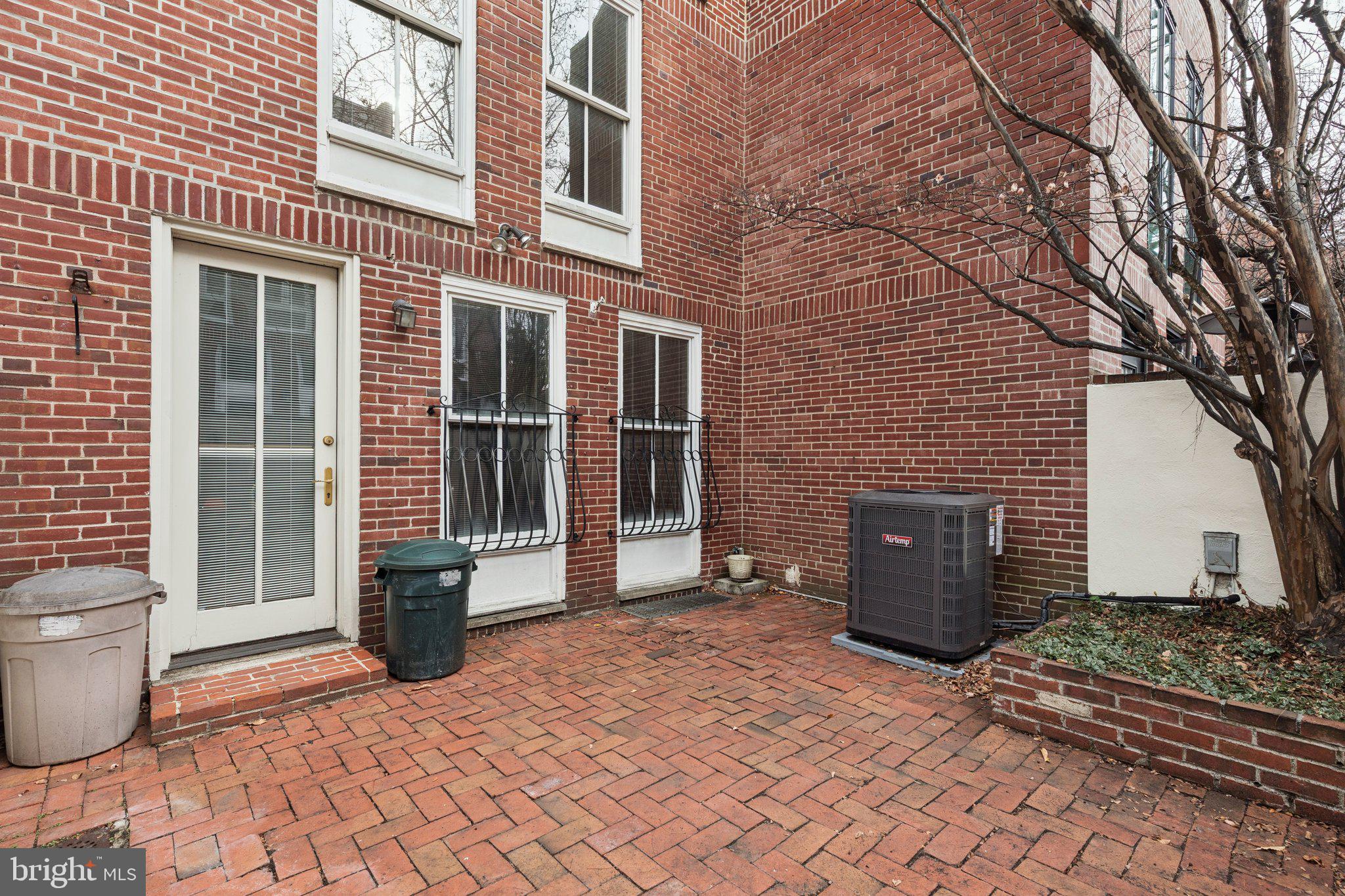 SOCIETY HILL - Residential