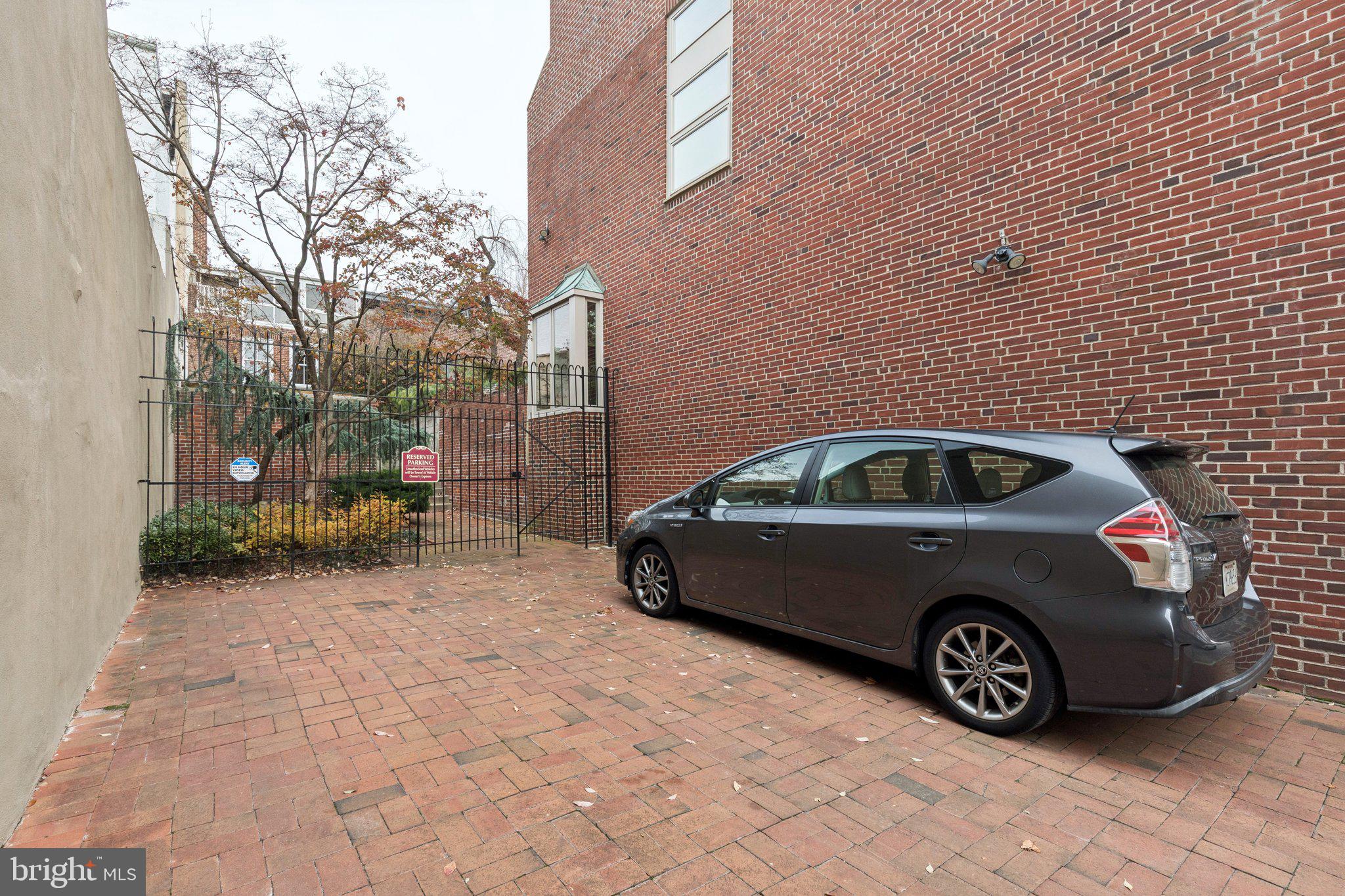 SOCIETY HILL - Residential