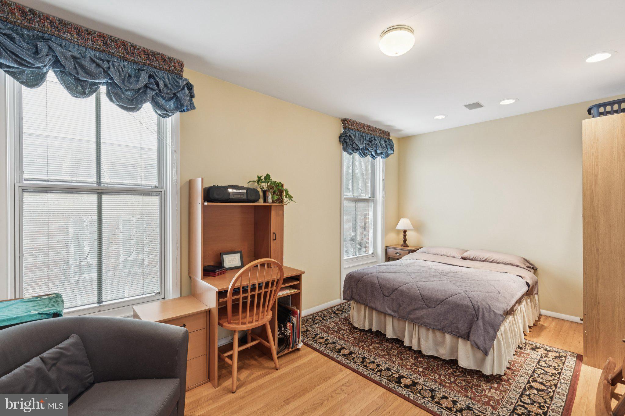 SOCIETY HILL - Residential