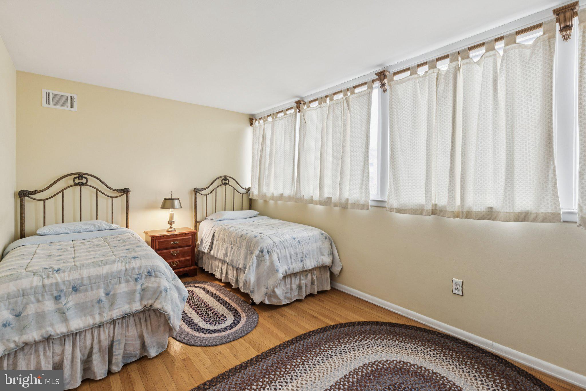 SOCIETY HILL - Residential