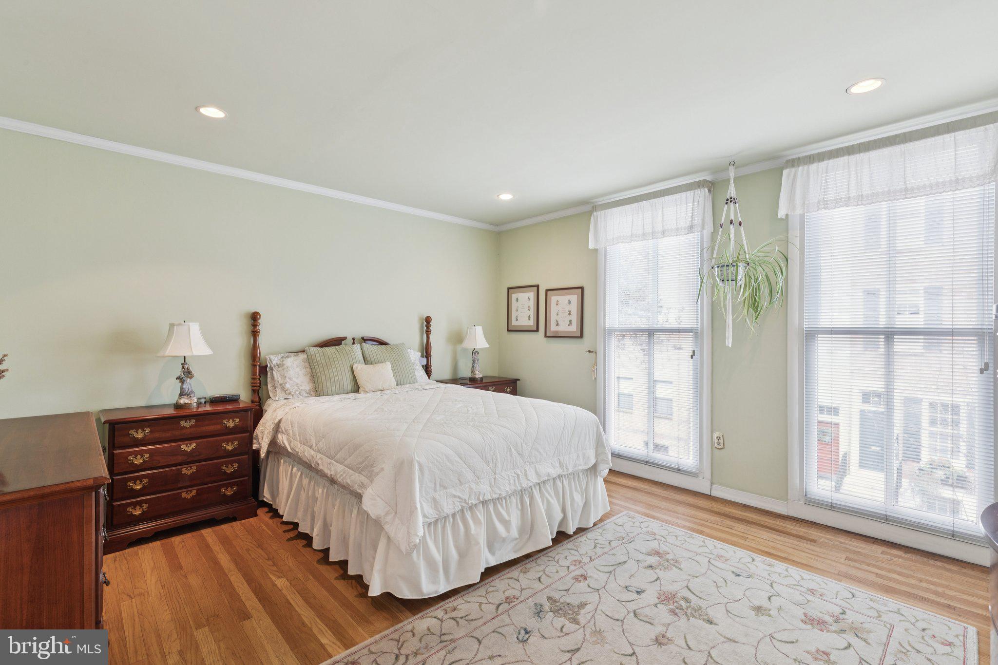 SOCIETY HILL - Residential