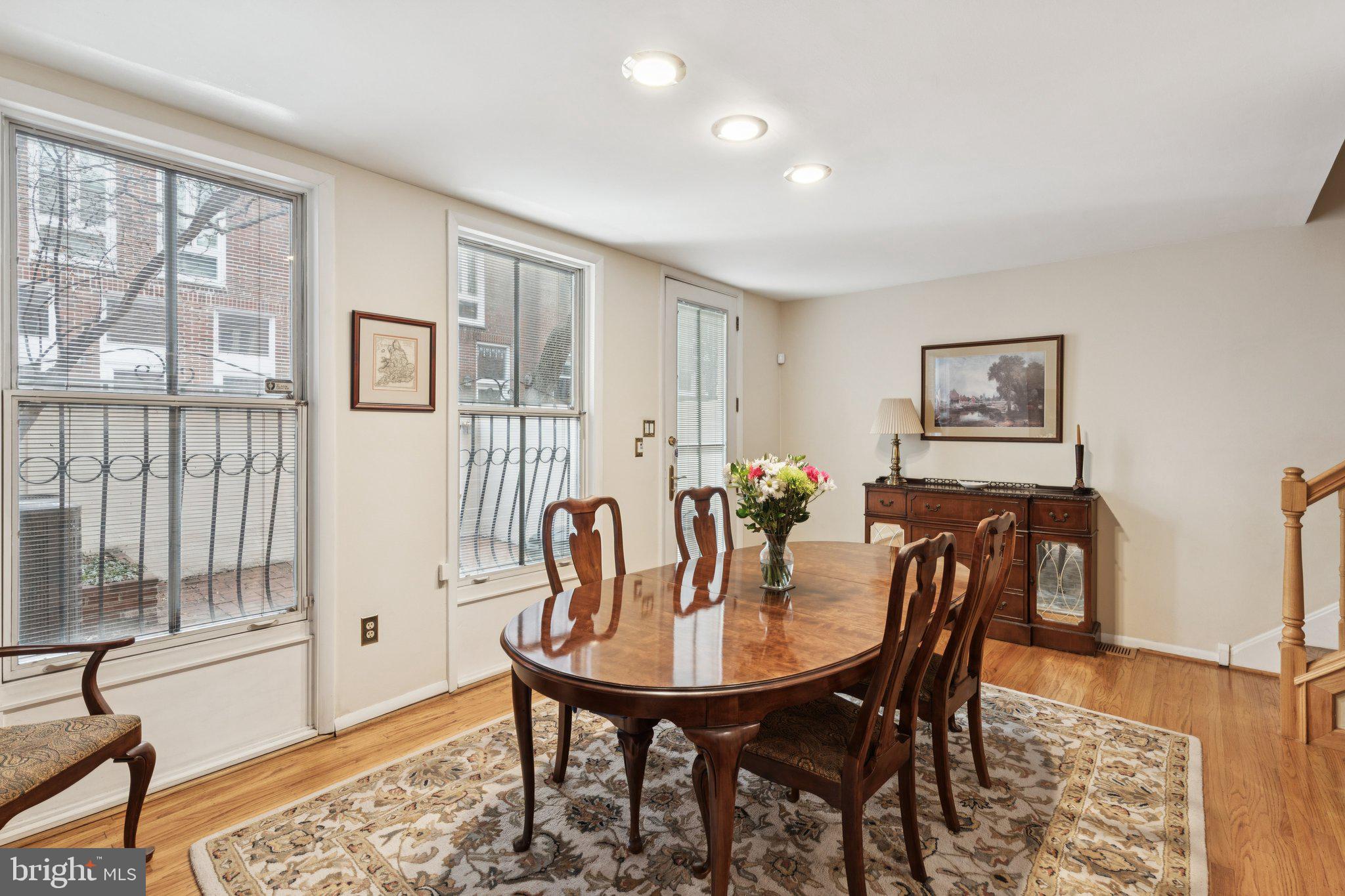 SOCIETY HILL - Residential