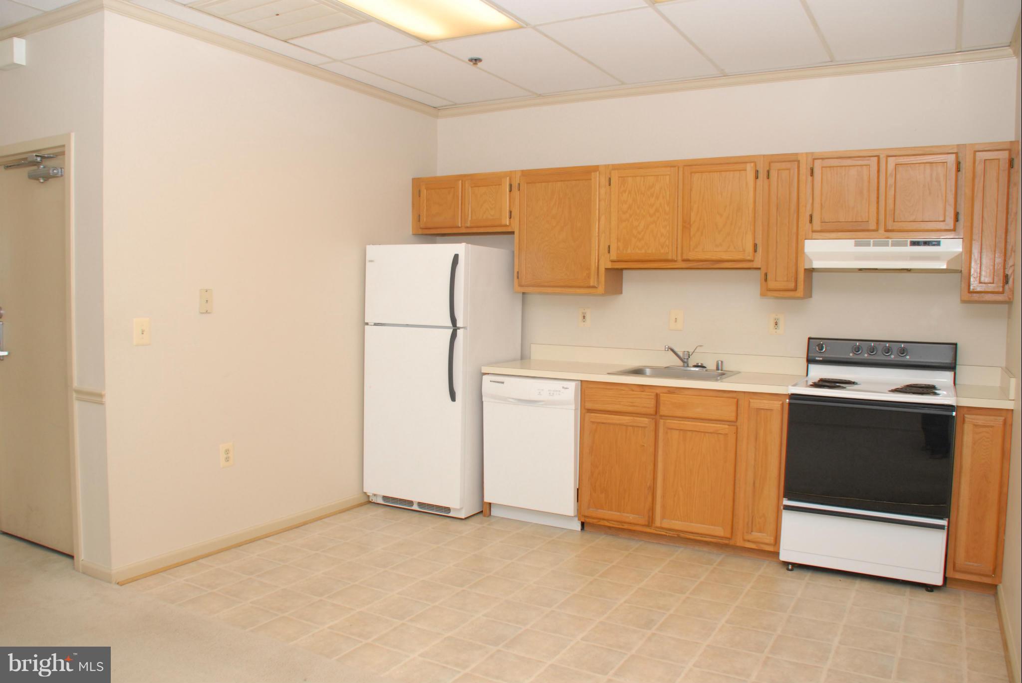 CENTENNIAL SQUARE - Residential Lease