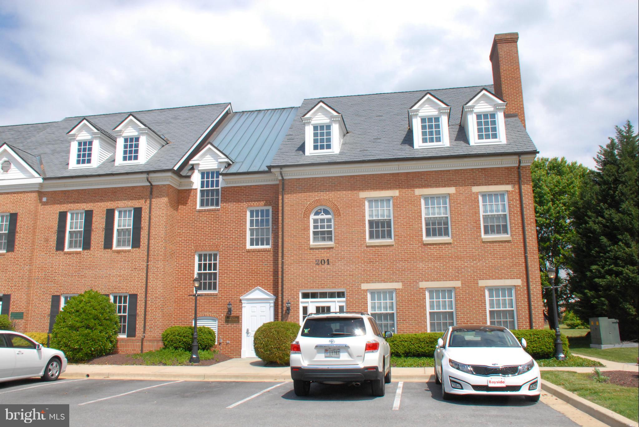 CENTENNIAL SQUARE - Residential Lease