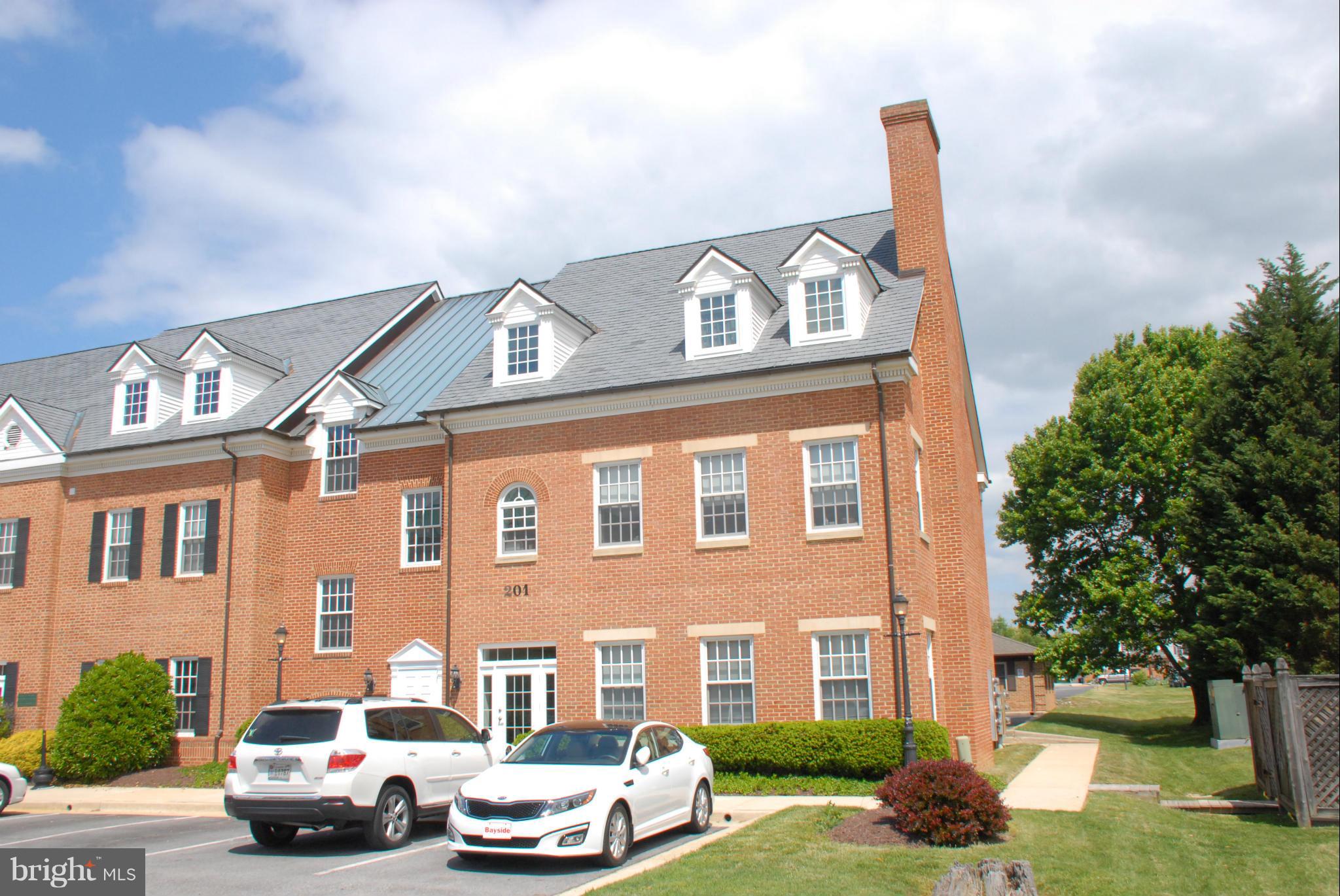 CENTENNIAL SQUARE - Residential Lease