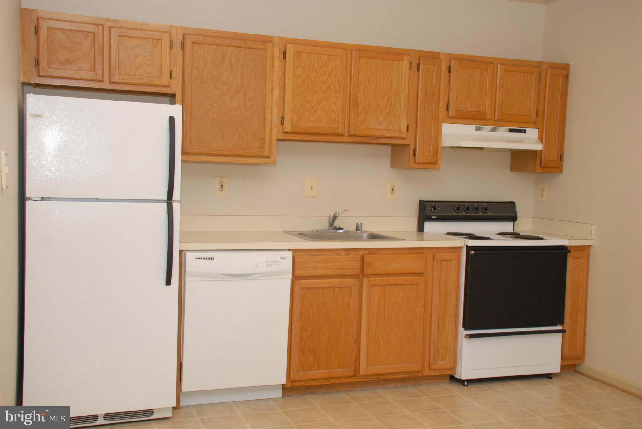 CENTENNIAL SQUARE - Residential Lease