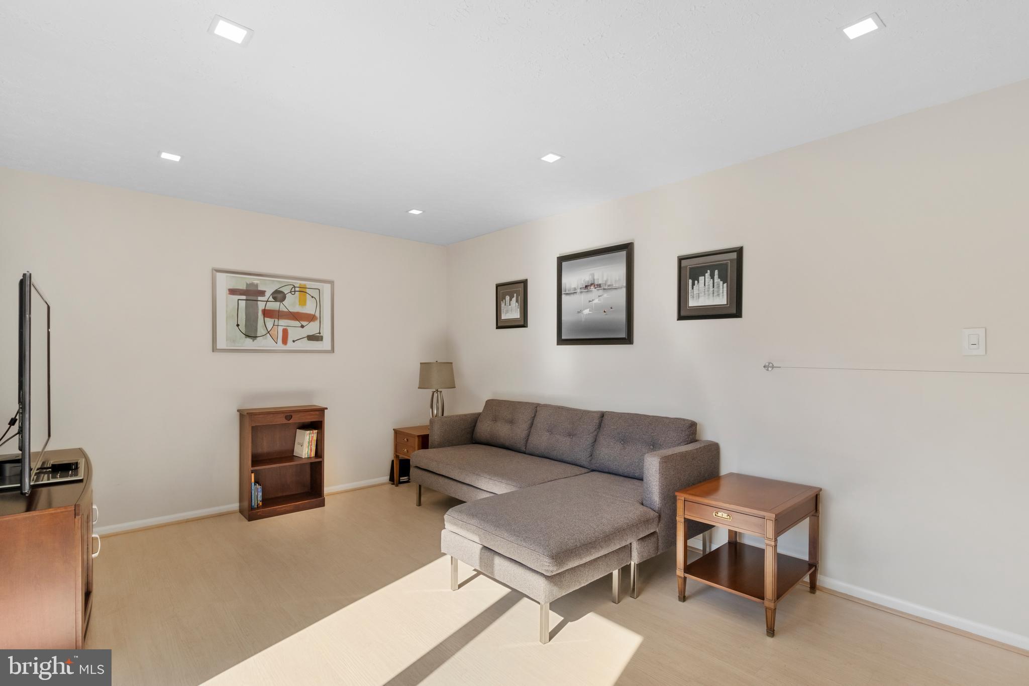 KINGS CONTRIVANCE - Residential