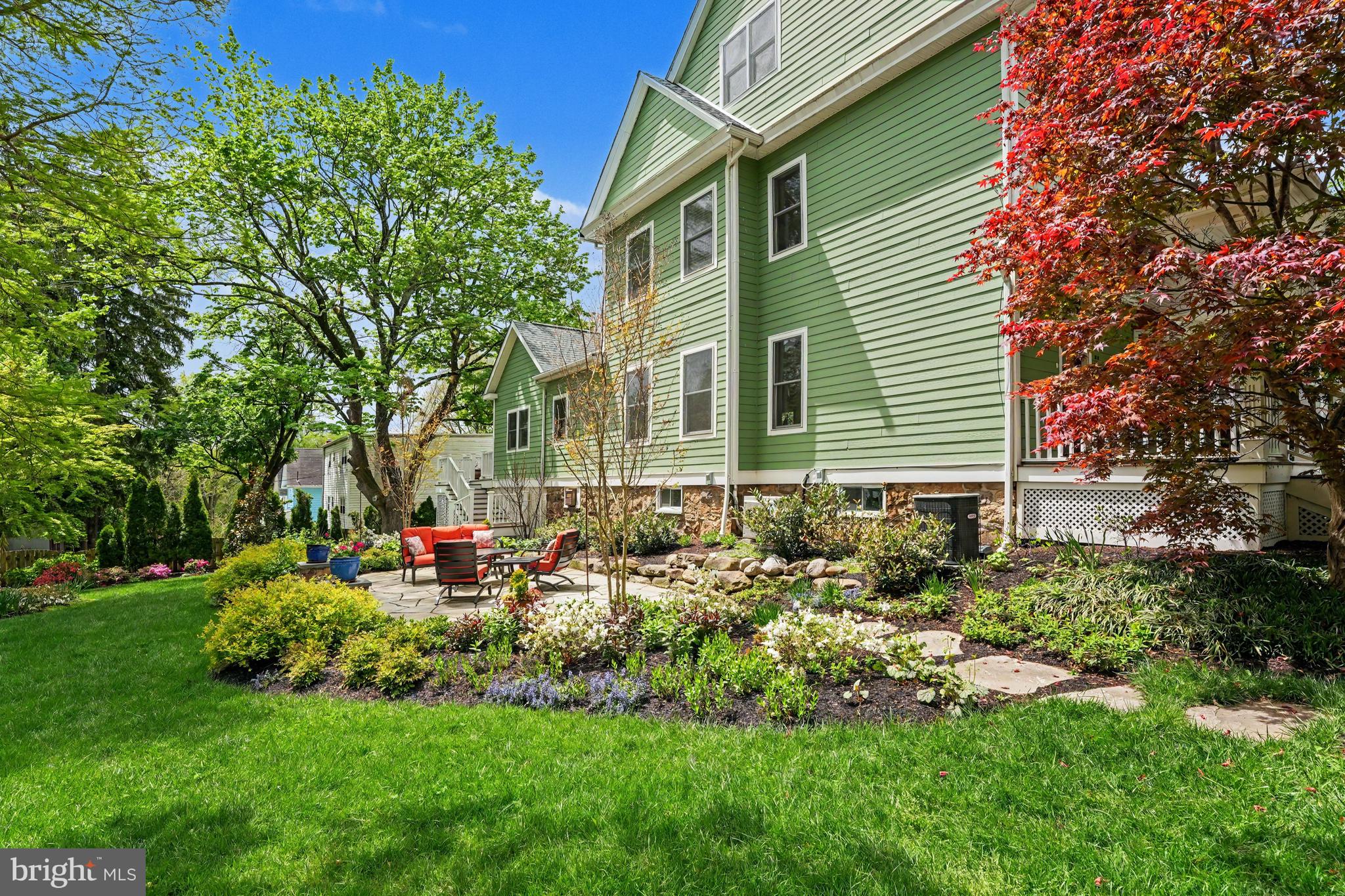 218 GREEN STREET