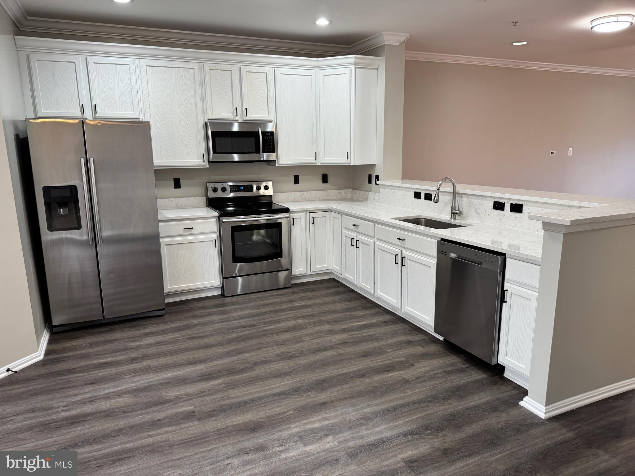 6132 WHITE MARBLE COURT