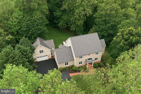 Photo of 2608 Hunter Mill Road, OAKTON, VA 22124 (MLS # VAFX2315654)