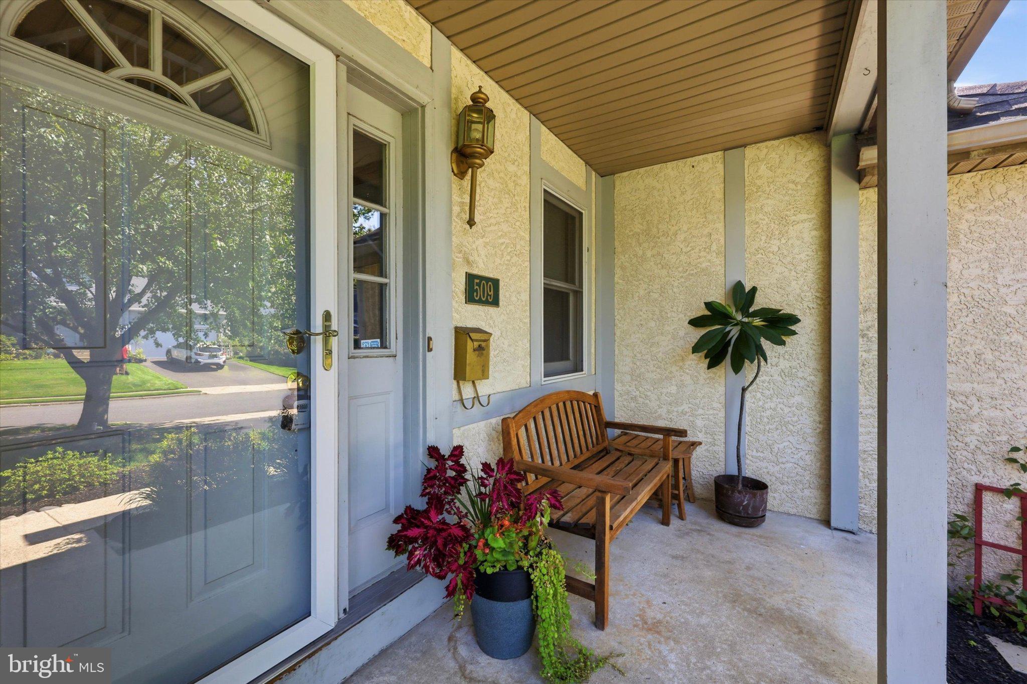 509 DERWYN ROAD