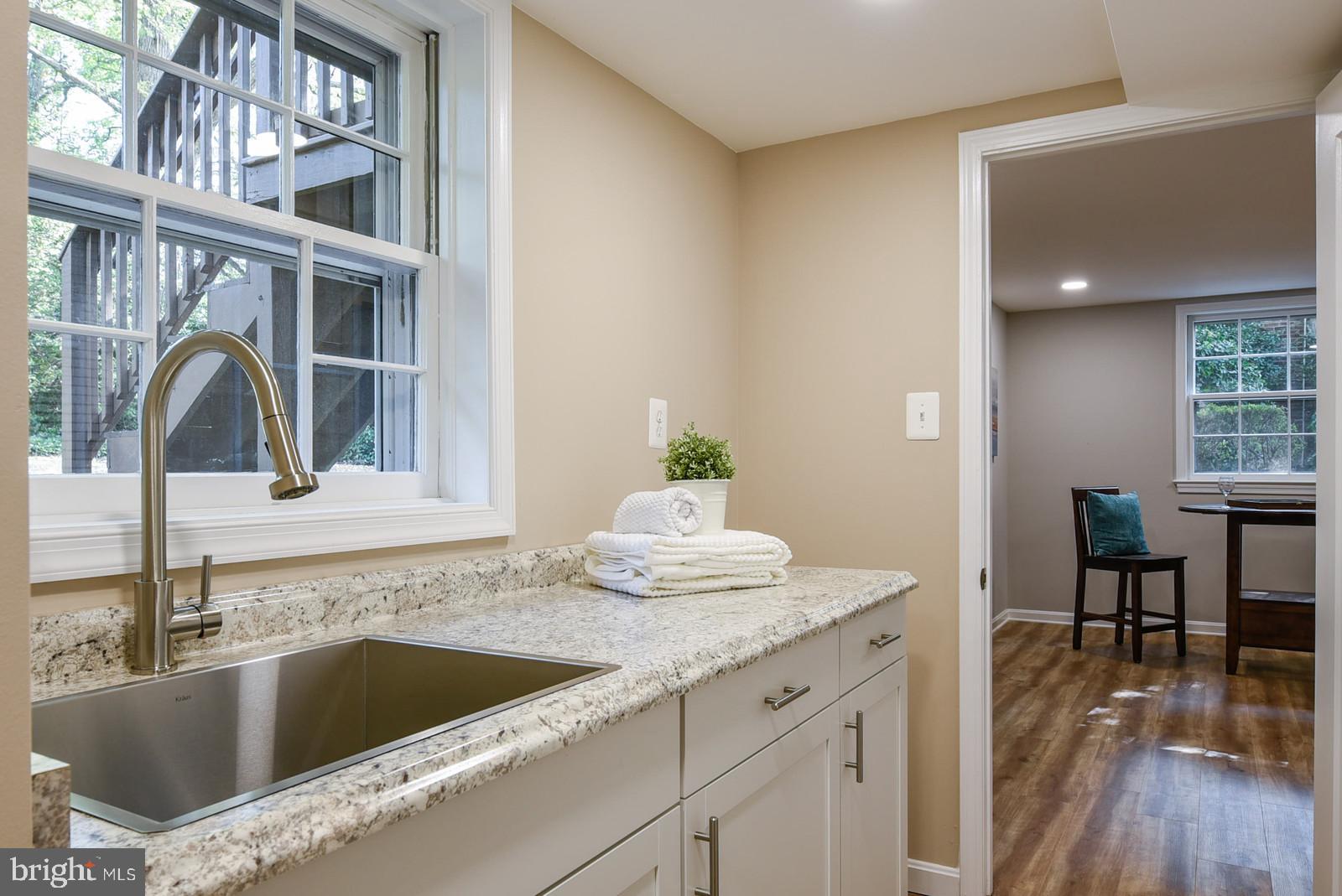 RIVERSIDE GARDENS - Residential