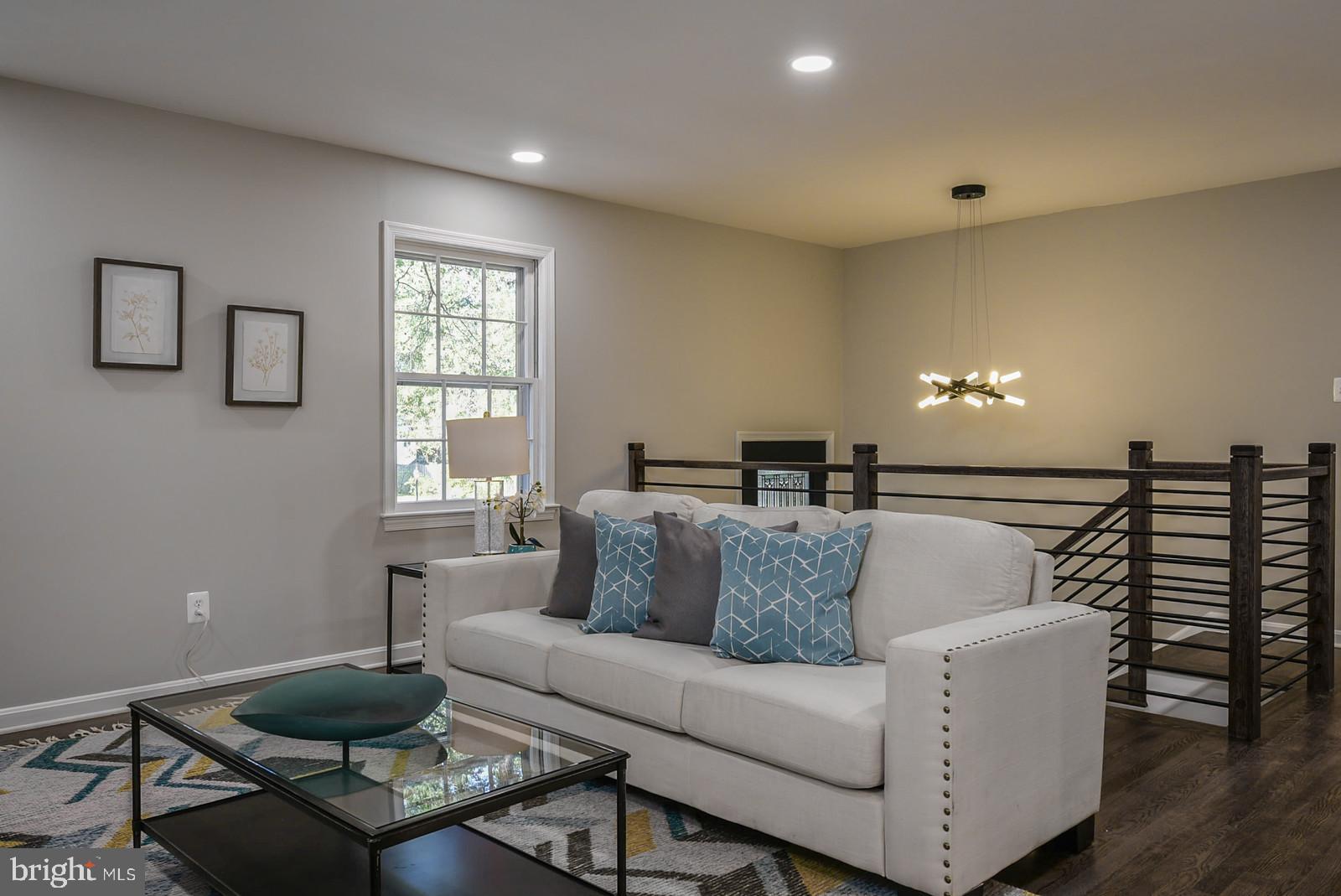 RIVERSIDE GARDENS - Residential