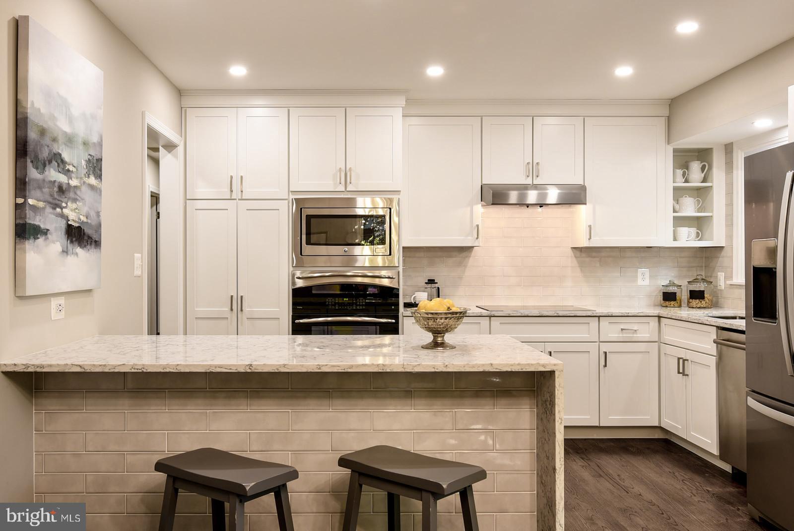 RIVERSIDE GARDENS - Residential