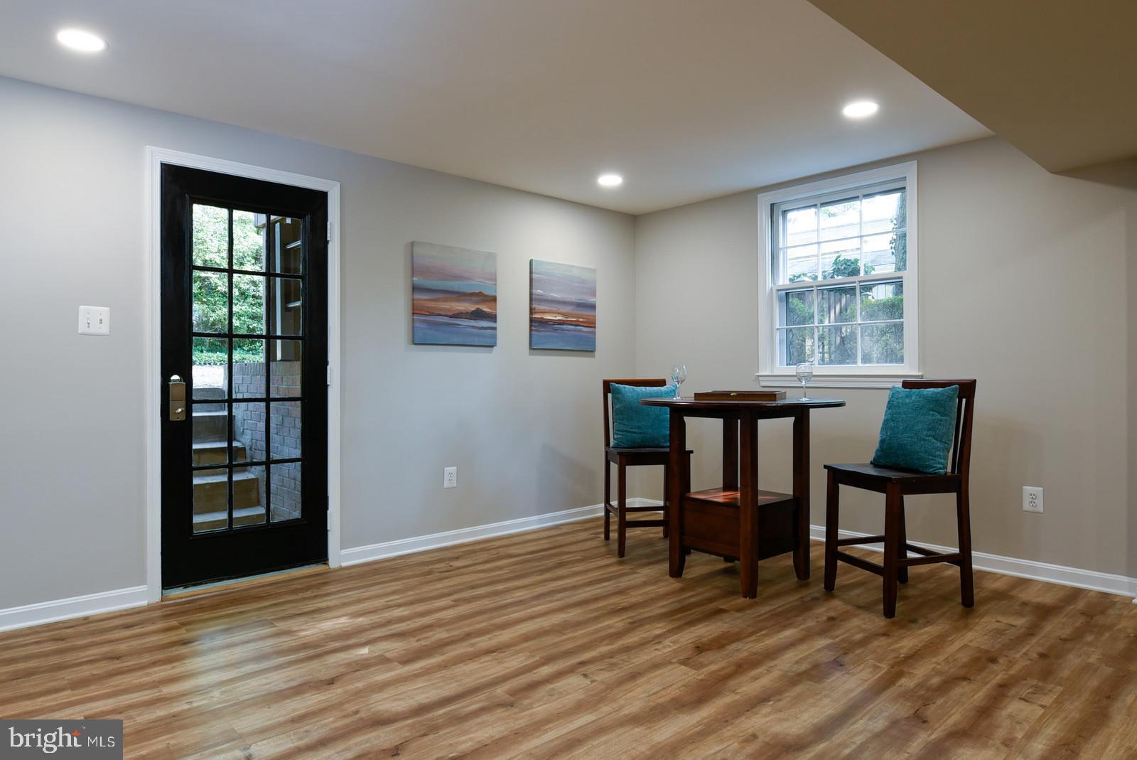 RIVERSIDE GARDENS - Residential