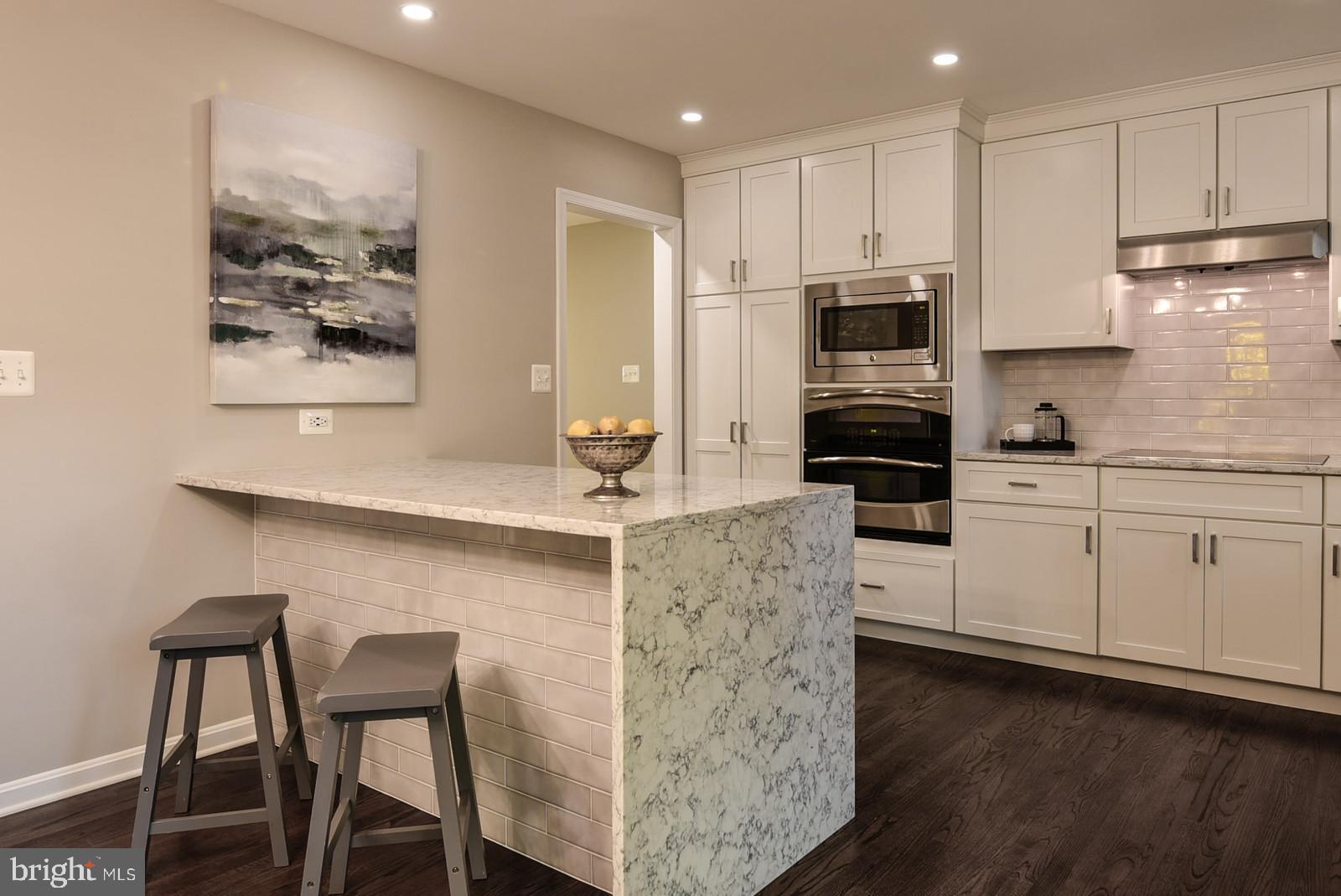 RIVERSIDE GARDENS - Residential