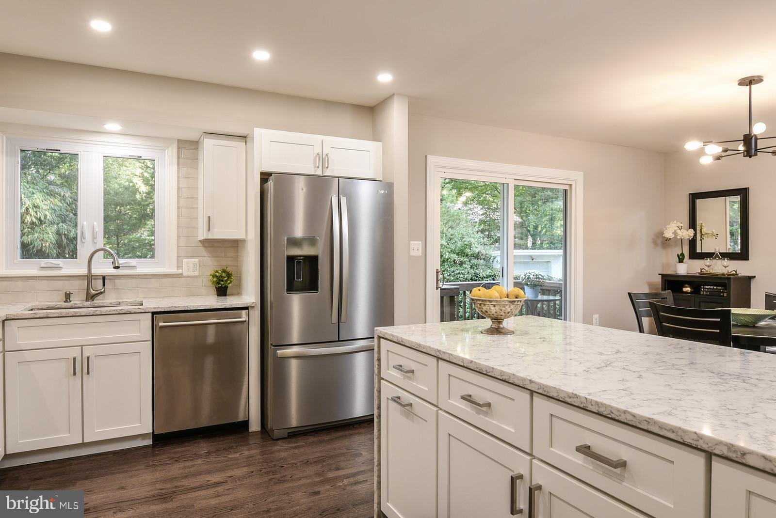 RIVERSIDE GARDENS - Residential