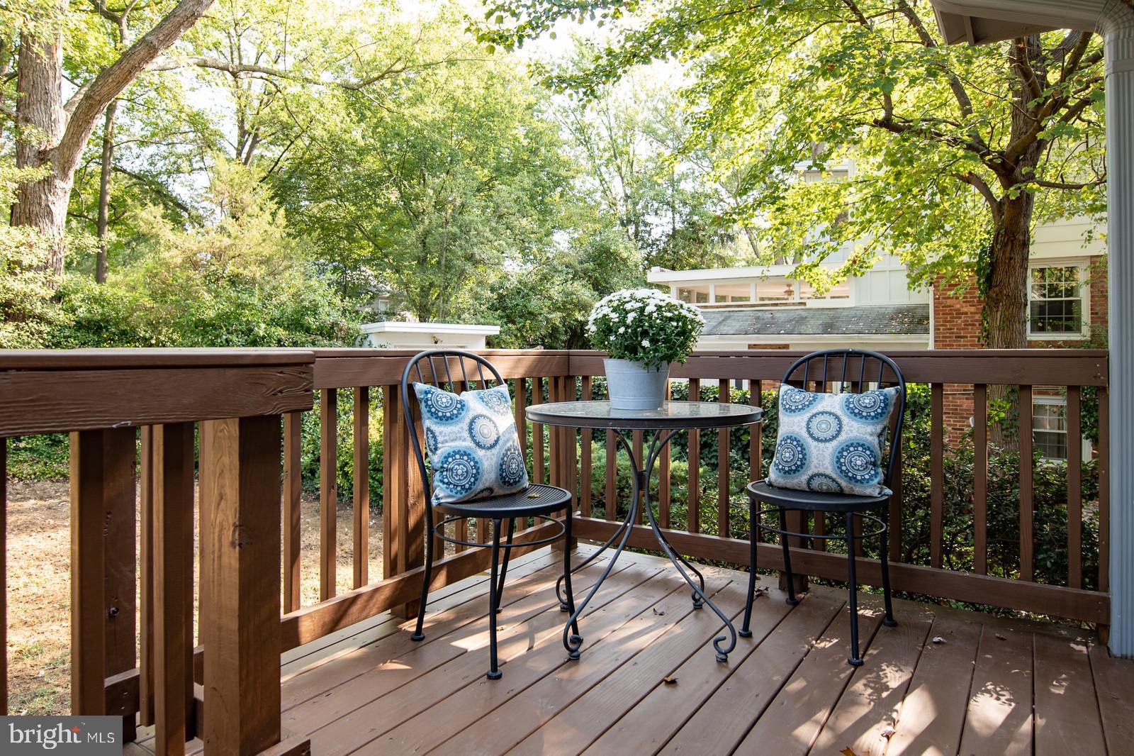 RIVERSIDE GARDENS - Residential