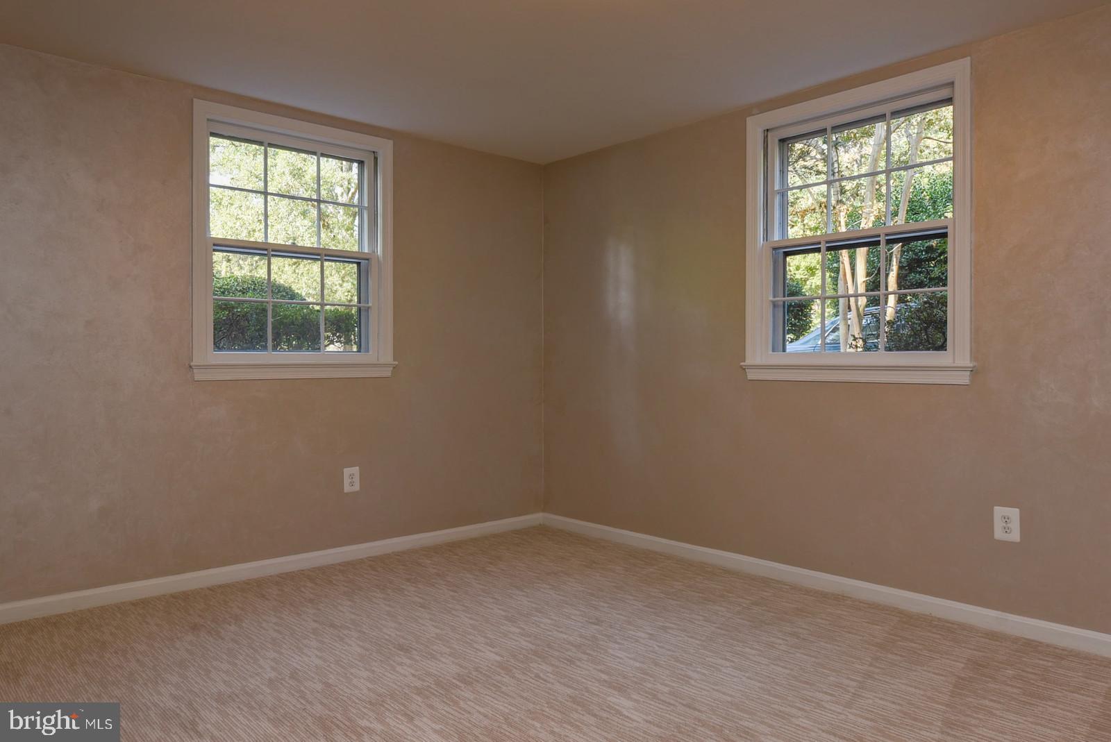 RIVERSIDE GARDENS - Residential