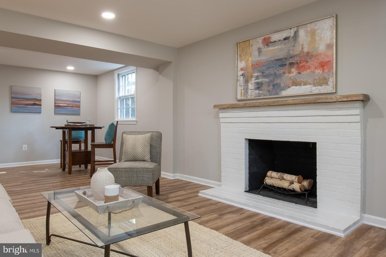 RIVERSIDE GARDENS - Residential