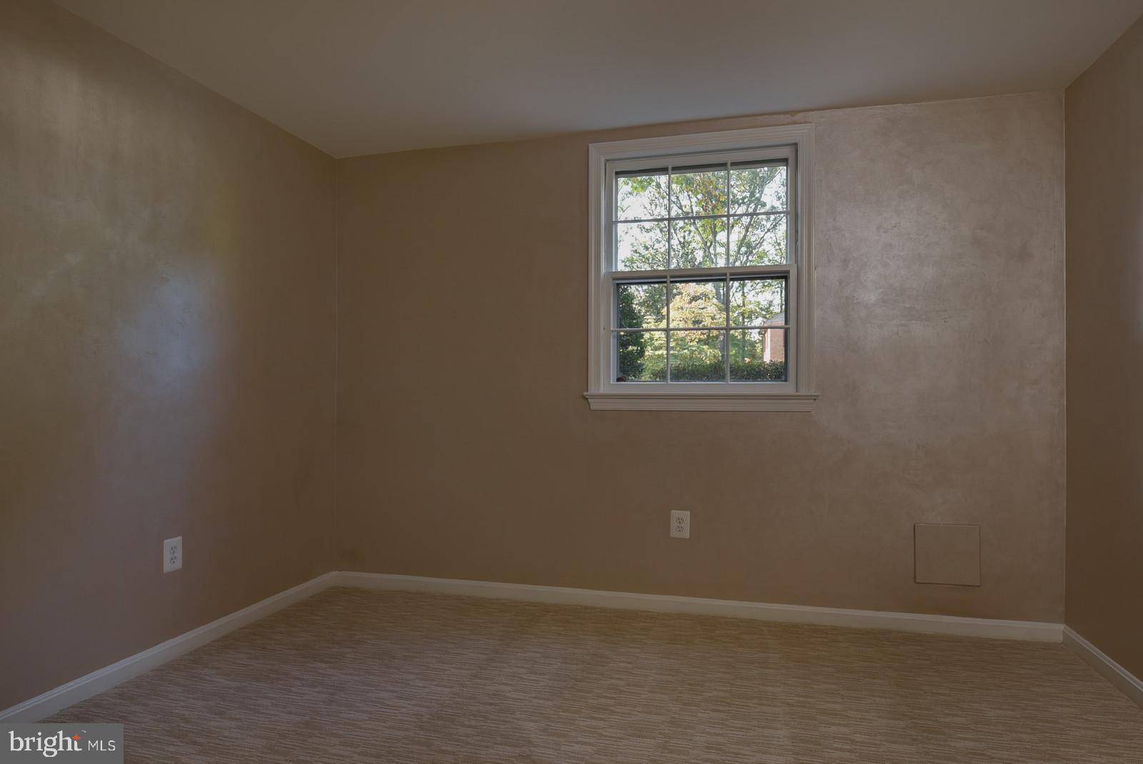 RIVERSIDE GARDENS - Residential