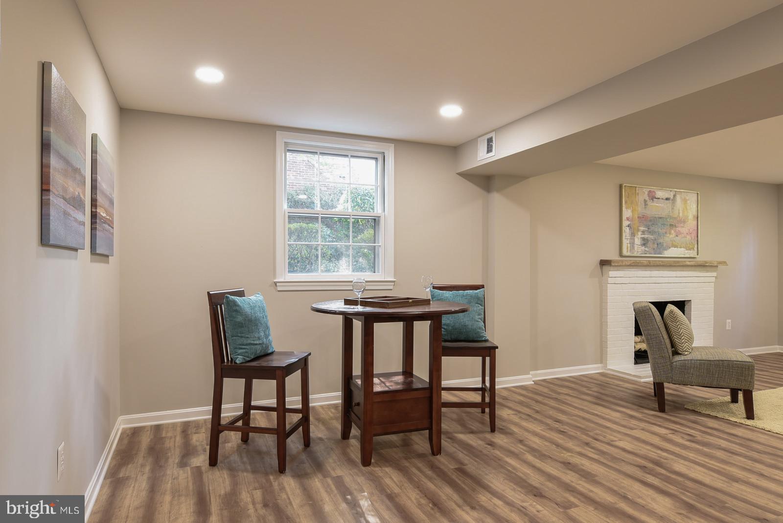 RIVERSIDE GARDENS - Residential