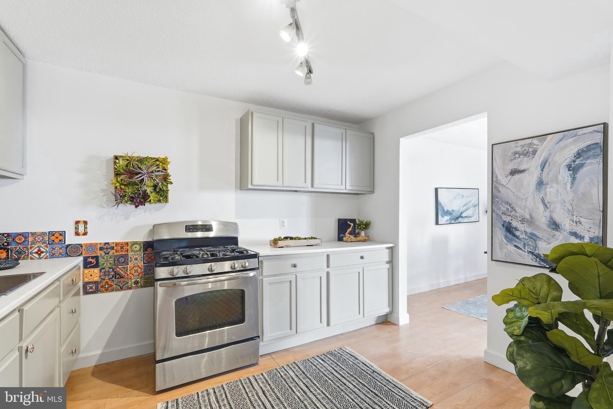 AMERICANA CENTRE - Residential