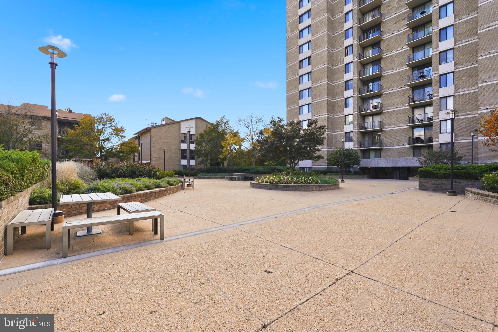 AMERICANA CENTRE - Residential