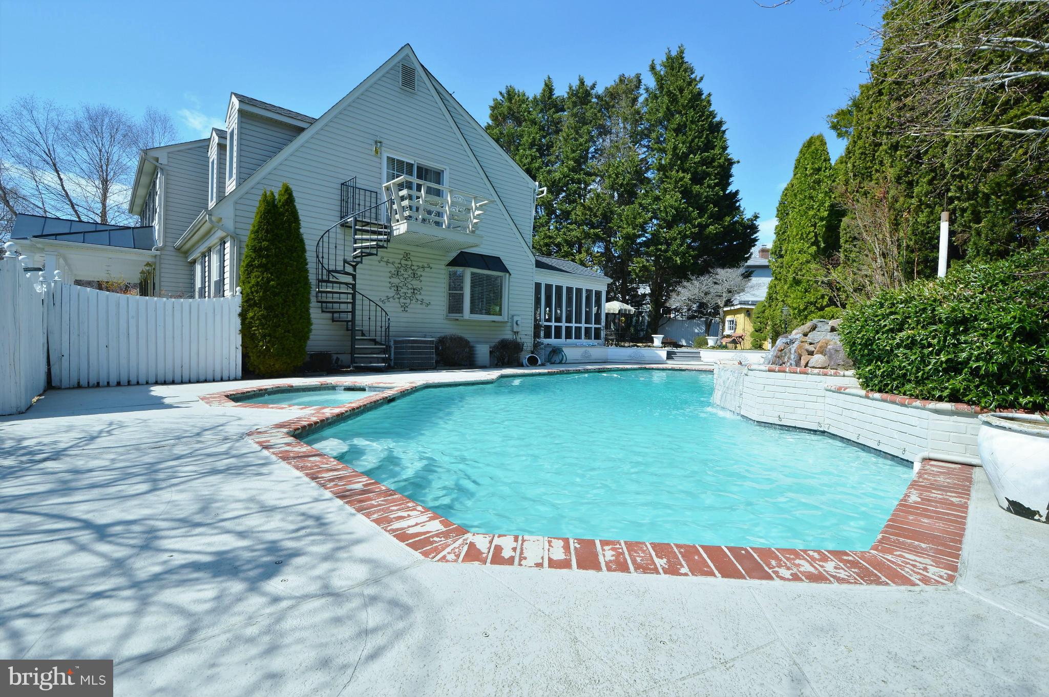 BRENTWOOD - Residential