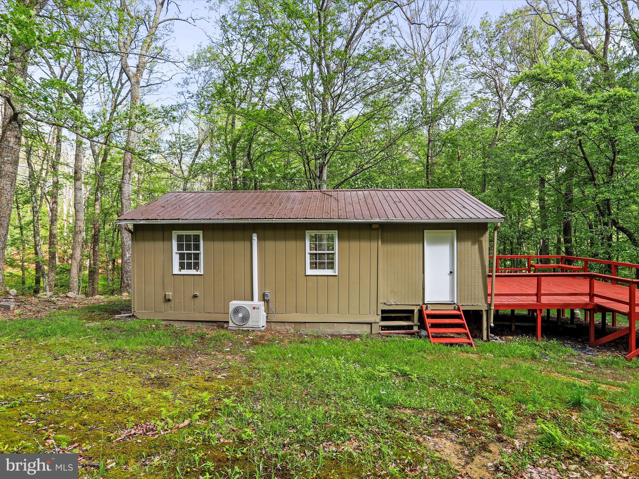 CABIN AT CAPON BRIDGE - Residential